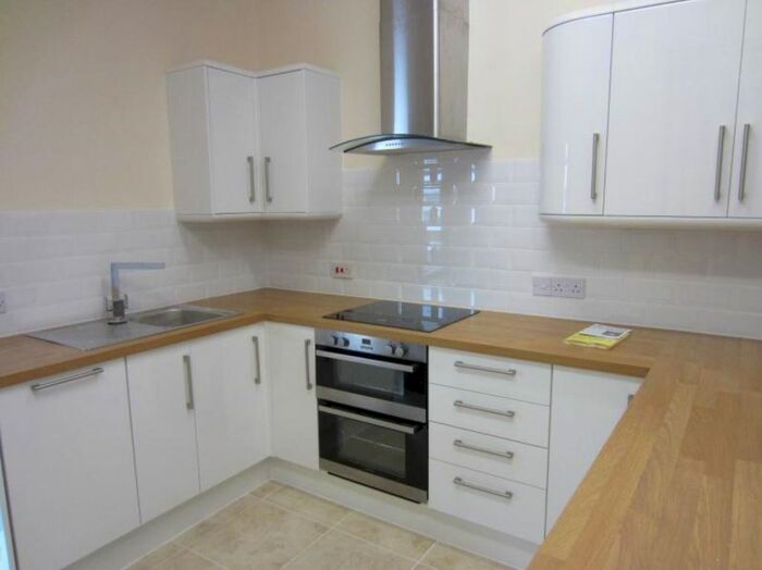 2 Bedroom Flat To Rent In High Street, Harborne, Birmingham, B17
