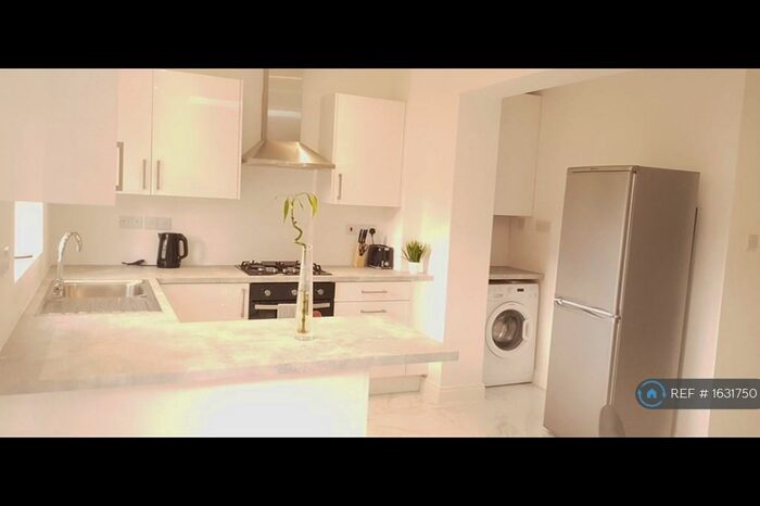 3 Bedroom End Of Terrace House To Rent In Fisher Road, Harrow, HA3