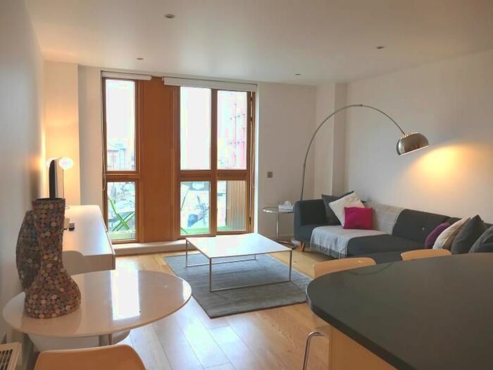 2 Bedroom Flat To Rent In Watermans Place, Wharf Approach, LS1