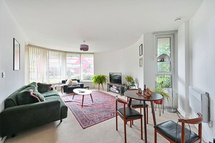2 Bedroom Flat For Sale In North Side Wandsworth Common, St John's Hill, London, SW18
