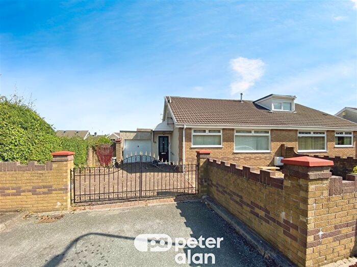 2 Bedroom Semi-Detached Bungalow To Rent In Longfield Court, Hirwaun, Aberdare, CF44