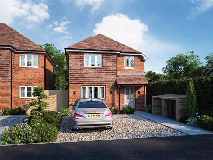 4 Bedroom Detached House For Sale In Fairfield Avenue, Horley, RH6