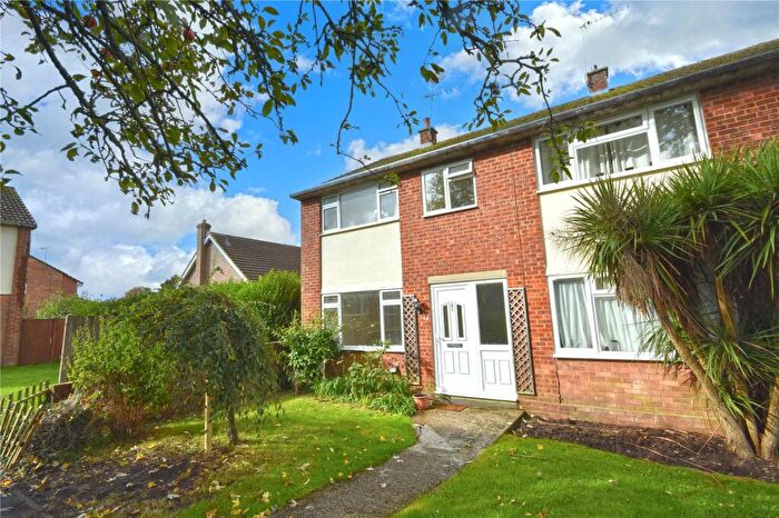 3 Bedroom End Of Terrace House To Rent In Middlefield, Farnham, Surrey, GU9