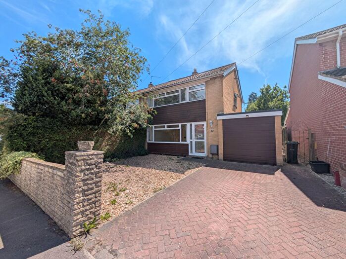 3 Bedroom Property To Rent In Hardens Mead, Chippenham, SN15