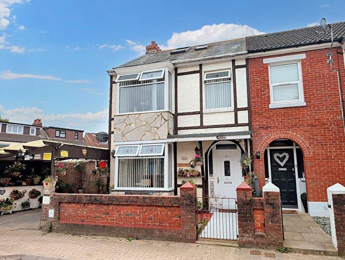 3 Bedroom End Of Terrace House For Sale In Colebrook Avenue, Portsmouth, PO3
