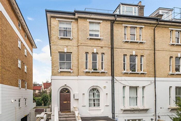 3 Bedroom Flat To Rent In Thurlow Road, Hampstead, London, NW3