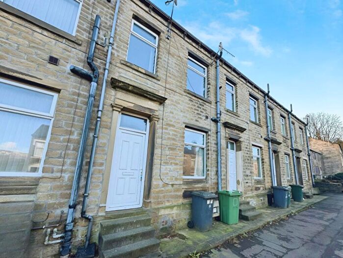 1 Bedroom Cottage To Rent In Manchester Road, Linthwaite, Huddersfield, West Yorkshire, HD7