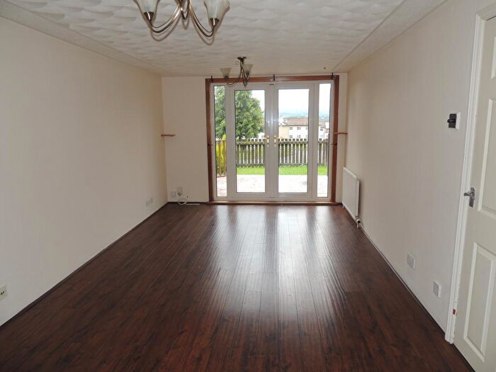 3 Bedroom Flat To Rent In Fremantle Street, Craigshill, Livingston, EH54
