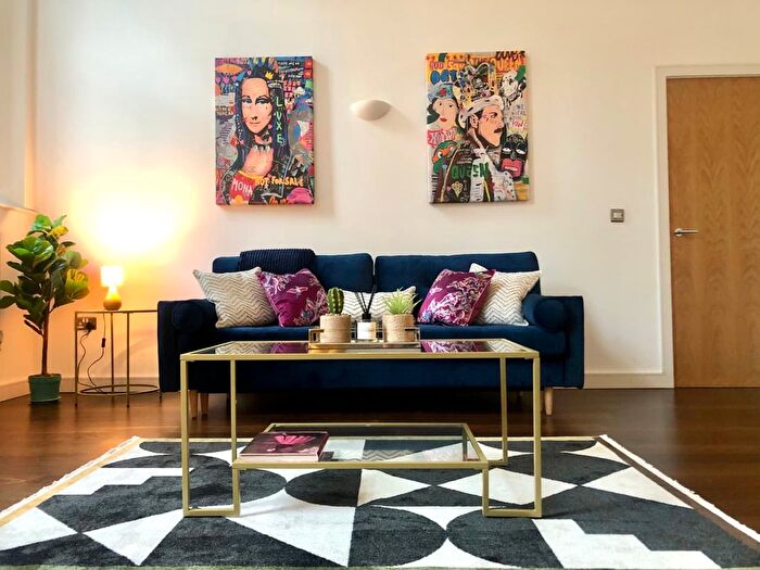 1 Bedroom Flat To Rent In Ecclesbourne Road, London, N1