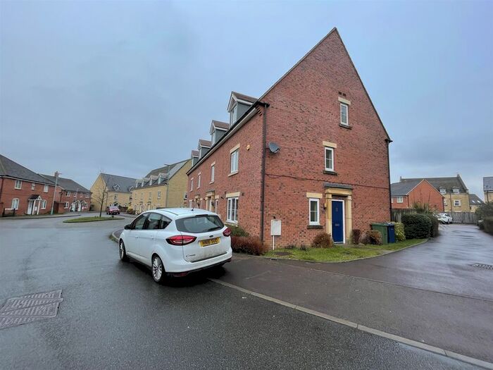 3 Bedroom Property To Rent In Greenacre Way, Bishops Cleeve, Cheltenham, GL52