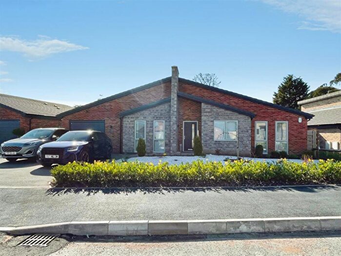 4 Bedroom Detached Bungalow For Sale In The Grange, Mansfield, Nottingham, NG18