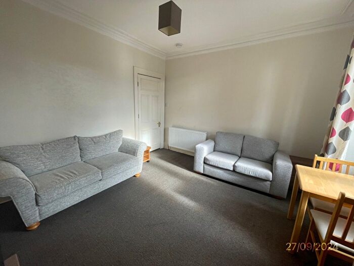 1 Bedroom Flat To Rent In Raeburn Place, Top Floor Right, Aberdeen, AB25