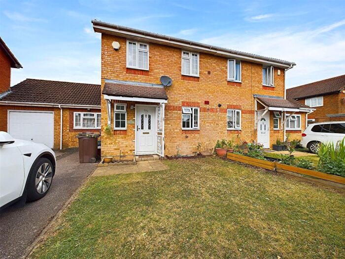 4 Bedroom Semi-Detached House To Rent In Westmacott Drive, Feltham, TW14