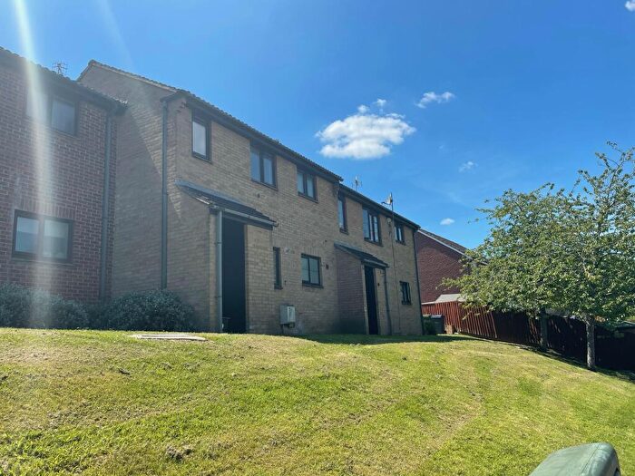 1 Bedroom Flat To Rent In Highgrove Close, Calne, SN11