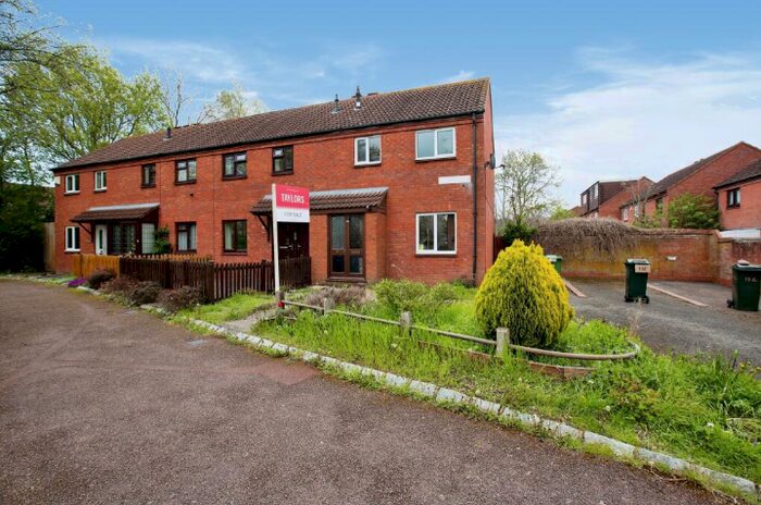 3 Bedroom House To Rent In Quinton Drive, MK13