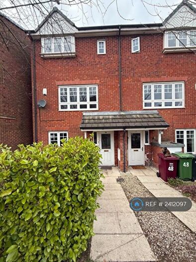 4 Bedroom Semi-Detached House To Rent In Evergreen Avenue, Horwich, Bolton, BL6