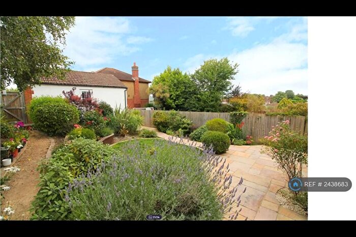 4 Bedroom Detached House To Rent In Carshalton Beaches, Carshalton Beaches, Sutton, SM5