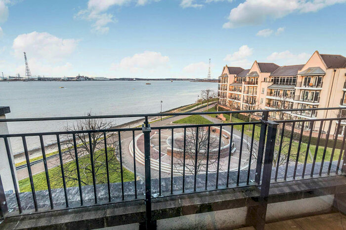2 Bedroom Flat To Rent In The Boulevard, Greenhithe, Kent, DA9