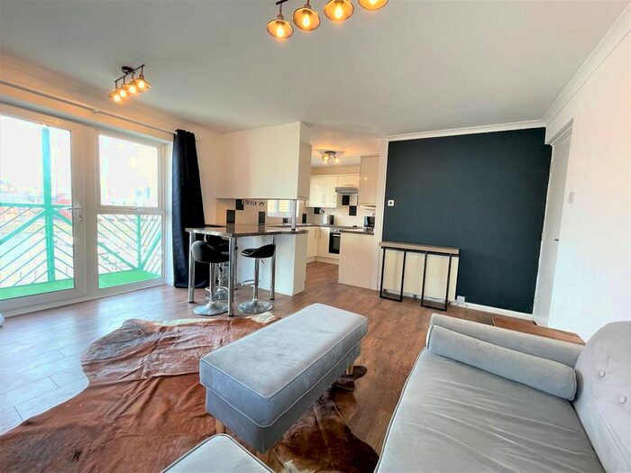 2 Bedroom Flat To Rent In Trawler Road, Maritime Quarter, Swansea, SA1