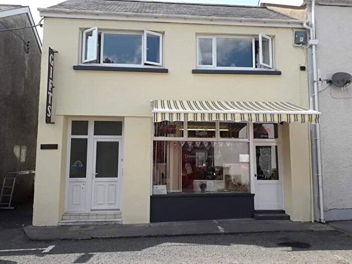 2 Bedroom Flat For Sale In Dewi Road, Tregaron, Dyfed, SY25