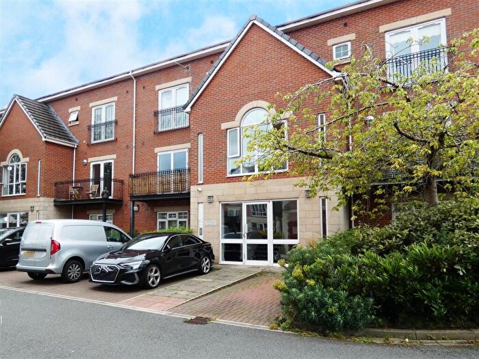 2 Bedroom Apartment For Sale In Birkdale Court, Huyton, Liverpool, L36