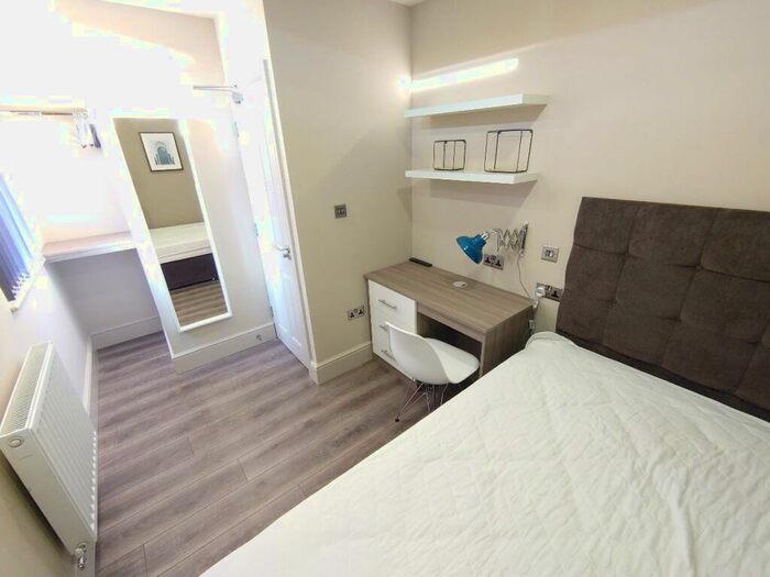 6 Bedroom Terraced House To Rent In Needham Road, Liverpool, L7