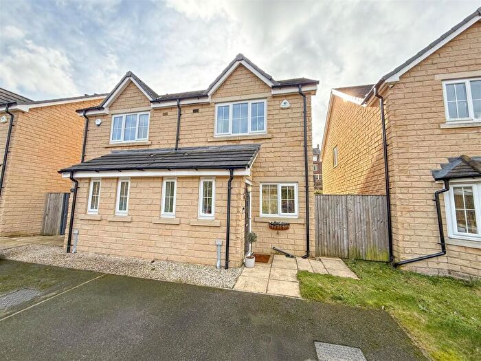 2 Bedroom Semi Detached House For Sale In Samuel Fox Avenue, Deepcar, S36