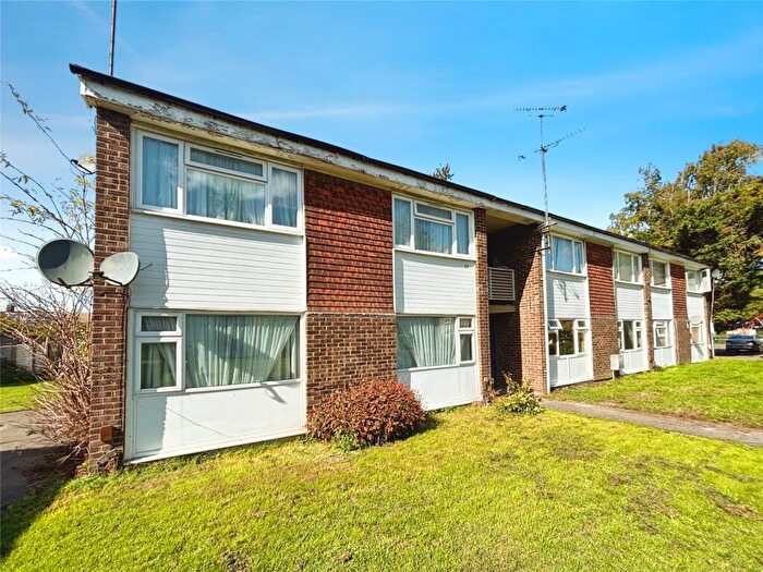 2 Bedroom Apartment For Sale In Fulmead Road, Reading, Berkshire, RG30