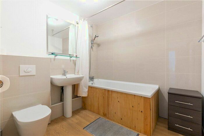 3 Bedroom Flat For Sale In Dighton Court, John Ruskin Street, London, SE5