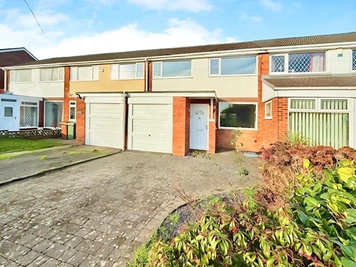 3 Bedroom Property To Rent In Oakwood Drive, Sutton Coldfield, B74