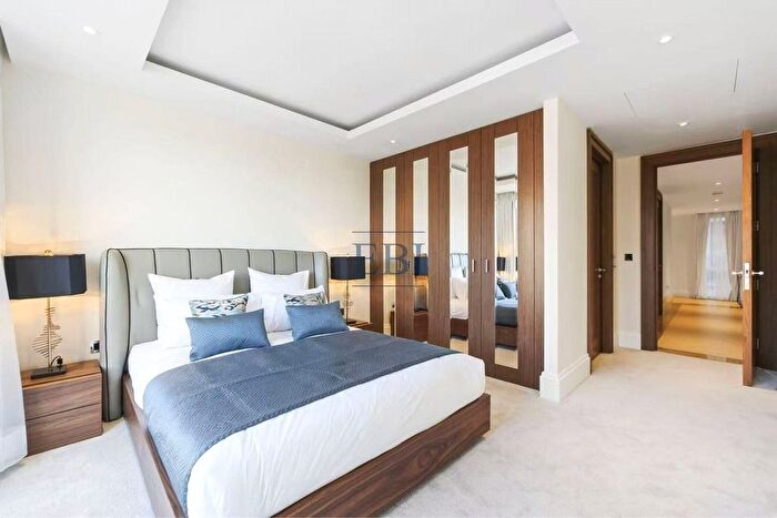 2 Bedroom Flat To Rent In Temple House, Strand, Arundel Street, London, WC2R
