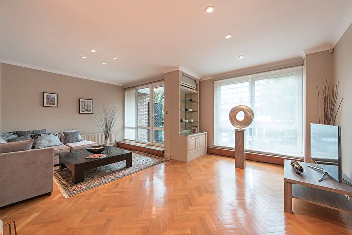 5 Bedroom Flat To Rent In Blandford Street, London, W1U