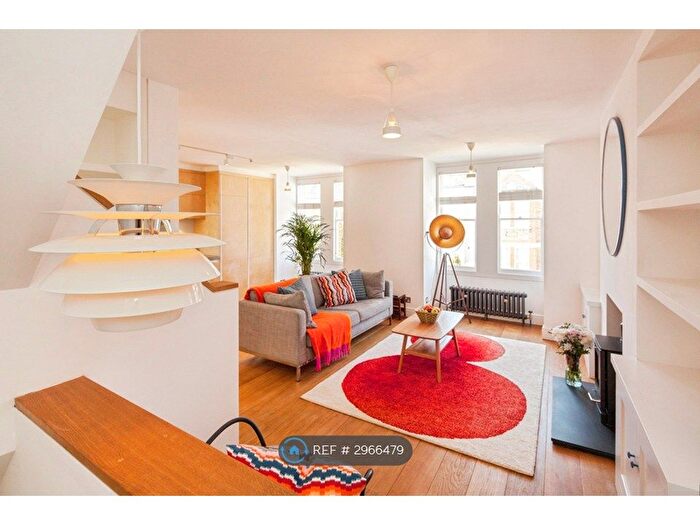 3 Bedroom Maisonette To Rent In Lutwyche Road, London, SE6