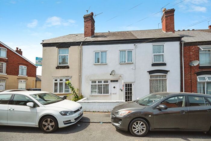 3 Bedroom Terraced House For Sale In Farm Road, Oldbury, B68