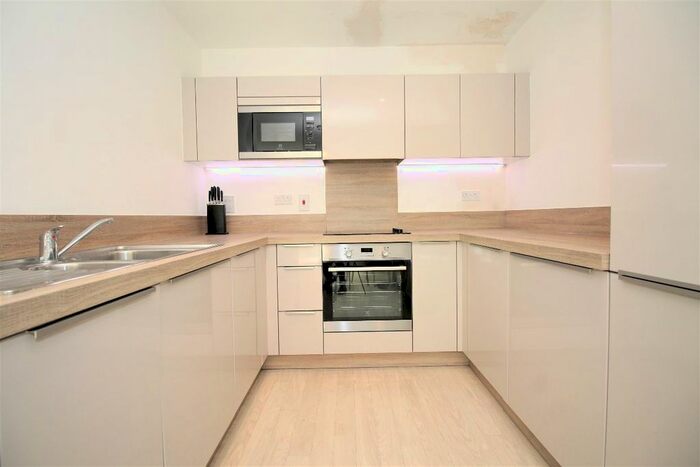 1 Bedroom Flat To Rent In Copenhagen Court, Pell Street, SE8