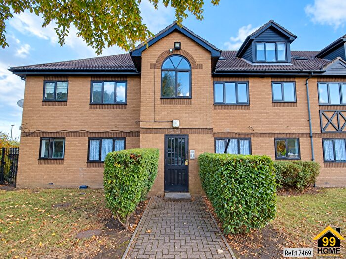 1 Bedroom Flat For Sale In Bradley Court, Enfield, London, EN3