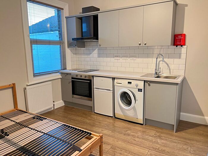 Studio To Rent In Belmont Road, Turnpike Lane, N17