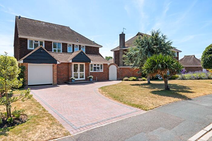 4 Bedroom Detached House For Sale In Craigweil Lane, Aldwick, Bognor Regis, West Sussex, PO21