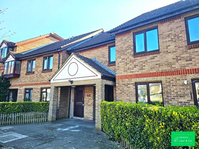 2 Bedroom Flat To Rent In Deanery Close, East Finchley, N2