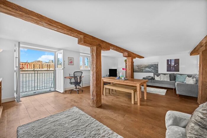 2 Bedroom Flat To Rent In Rotherhithe Street, Surrey Quays, SE16