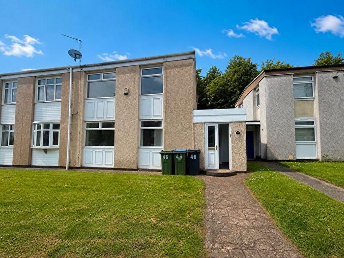 3 Bedroom Semi Detached House For Sale In Burns Avenue, Tipton, DY4