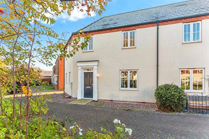 3 Bedroom Semi-Detached House For Sale In Cross Keys Drive, Thrapston, Kettering, NN14