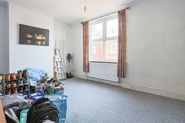 2 Bedroom Terraced House For Sale In Dawlish Avenue, Leeds, LS9