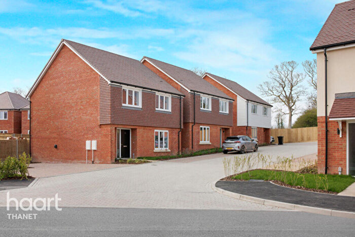 4 Bedroom Detached House For Sale In Birchwood Grove, Margate, CT9 - Photo 5