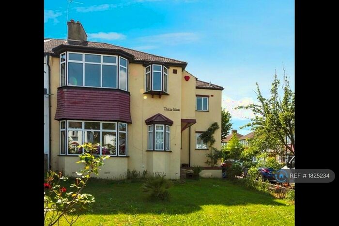 4 Bedroom Semi-Detached House To Rent In Spring Park Avenue, Croydon, CR0