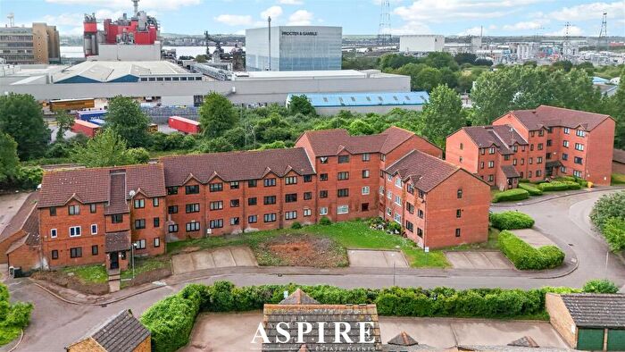 1 Bedroom Flat For Sale In Porter Close, Grays, RM20