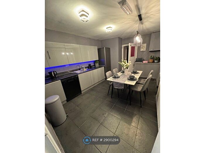 3 Bedroom Terraced House To Rent In Wellingborough Road, Northampton, NN1