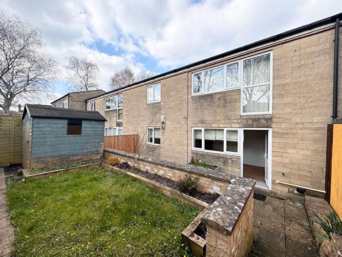 2 Bedroom Flat To Rent In Loxton Drive, Twerton, Bath, BA2