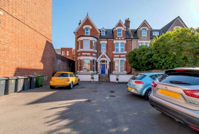 2 Bedroom Flat To Rent In Norwood Road, West Norwood, SE27