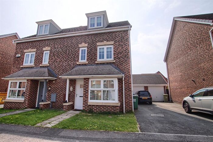 4 Bedroom Semi-Detached House To Rent In Hilden Park, Ingleby Barwick, TS17